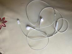 Продаю наушники Apple EarPods (проводные)