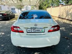 Nissan fuga