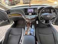 Nissan fuga