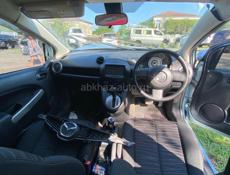 Мазда Демио 2010 год и тд