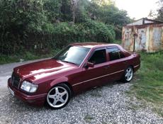 Mercedes-Benz 124