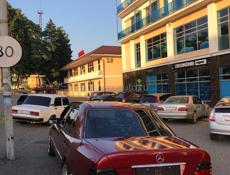 Mercedes-Benz 124