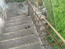 Двухэтажный дом с участком