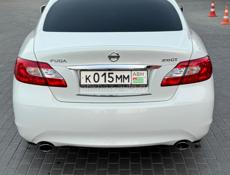 Nissan fuga