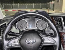 Infiniti Q30