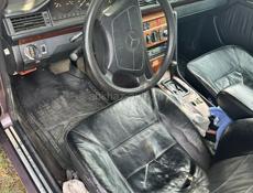 Mercedes-Benz 124