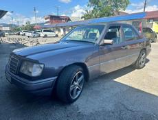 Mercedes-Benz 124