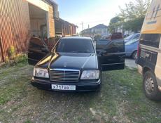 Mercedes-Benz 124