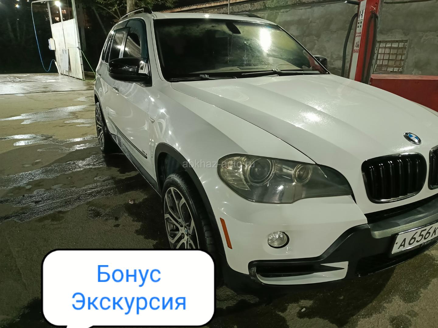 Сдаются комфортабельные номера , со своей кухней и санузлом.