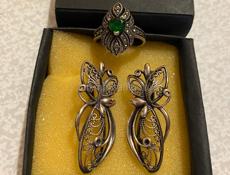 Продам серебряные серьги и серебряное кольцо