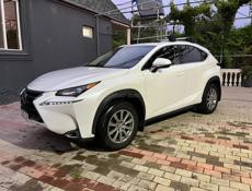 Lexus RS