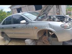 Nissan Almera Tino