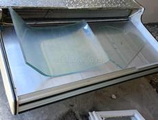 Продается витринный холодильник 