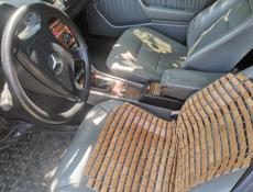 Mercedes-Benz 124