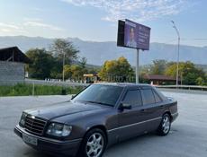 Mercedes-Benz 124