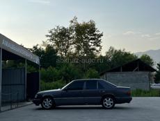Mercedes-Benz 124