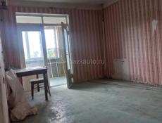 Срочно , на новом районе в Гудауте продается 2х. Комнатная квартира +лоджия . все документы  имеются .цена 3🍋 обращаться по телефону 9650167