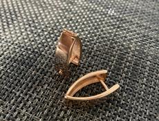  серьги золотые.