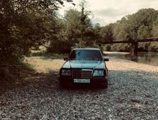 Mercedes-Benz 124