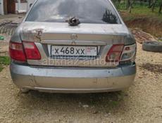 Nissan Almera Tino