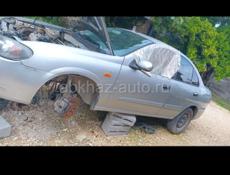 Nissan Almera Tino