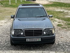 Mercedes-Benz 124