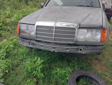 Mercedes-Benz 124