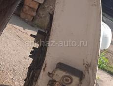 ЗАД ДВЕРЬ ОТ ПРИОРЫ