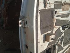 ЗАД ДВЕРЬ ОТ ПРИОРЫ