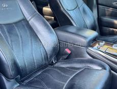Infiniti QX56