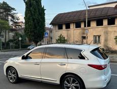Infiniti QX56