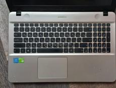 Ноутбук ASUS