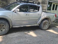 Mitsubishi L 200