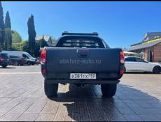 Mitsubishi L 400