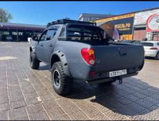 Mitsubishi L 400