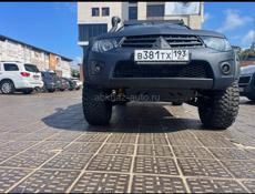 Mitsubishi L 400