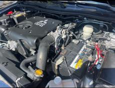 Mitsubishi L 400