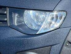 Mitsubishi L 400