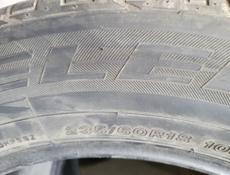 235 60 R18 две штуки 