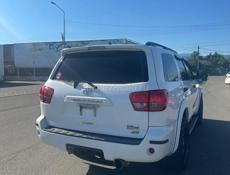 Toyota Sequoia