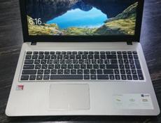 Ноутбук ASUS 