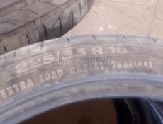 225/35 r18