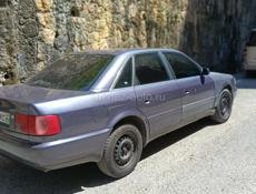 Audi 100