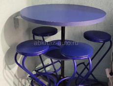 Барный стол со стульями