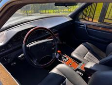 Mercedes-Benz 124