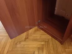 Стол с тумбой