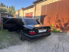 Mercedes-Benz 124