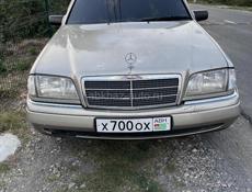 Mercedes-Benz 200-Series