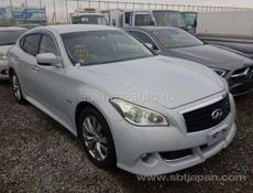 Nissan fuga