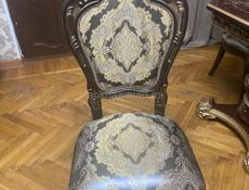 Продам БУ стол и 6  стульев в идеальном состоянии